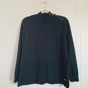 Green Long Sleeve Sweater with Button Detail